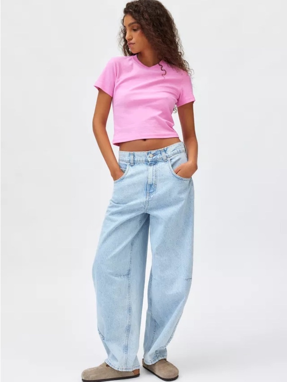 BDG Rih Extreme Barrel Mid-Rise Jean Size 27